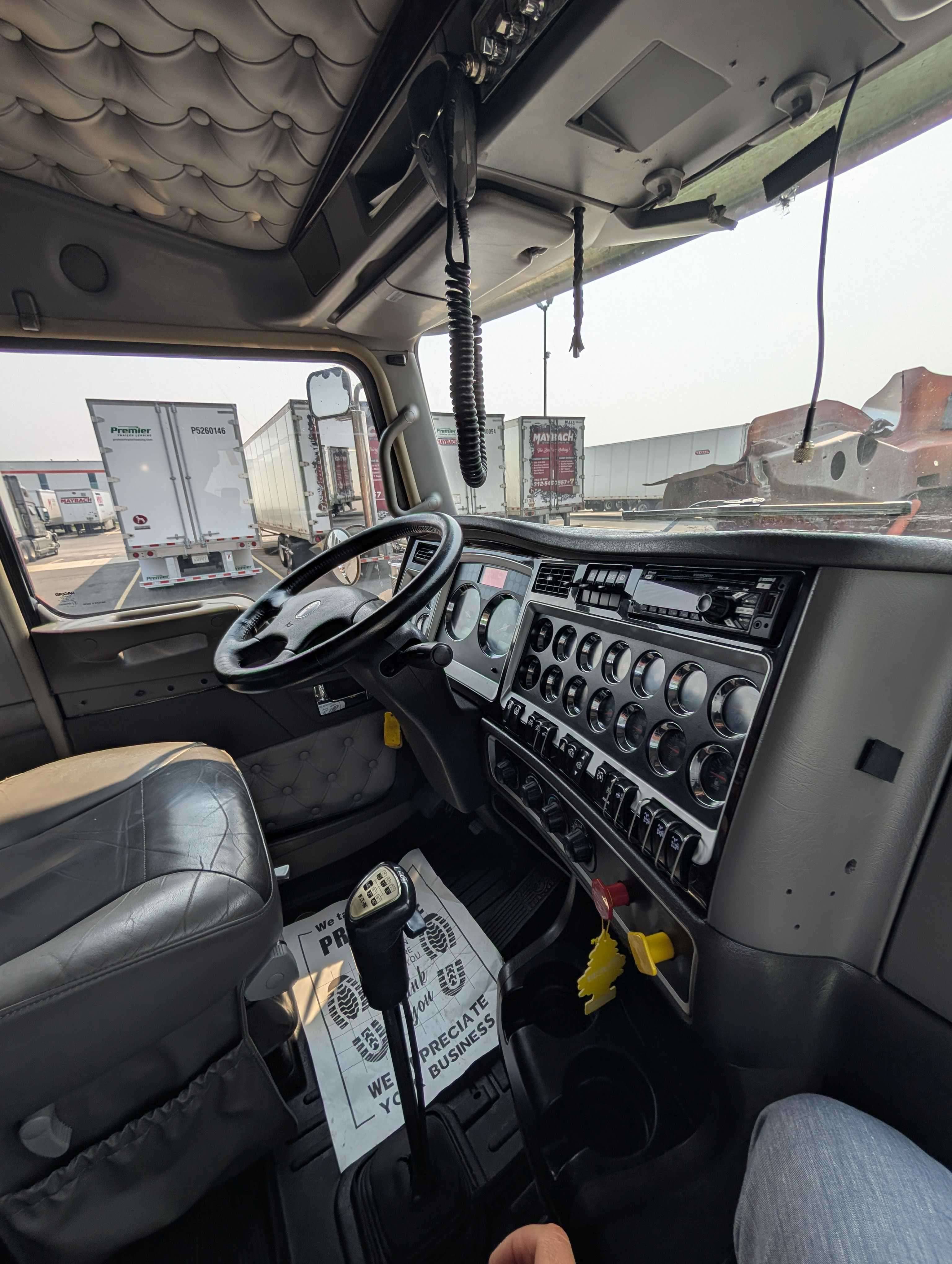 2020 Kenworth W9 Series image 11
