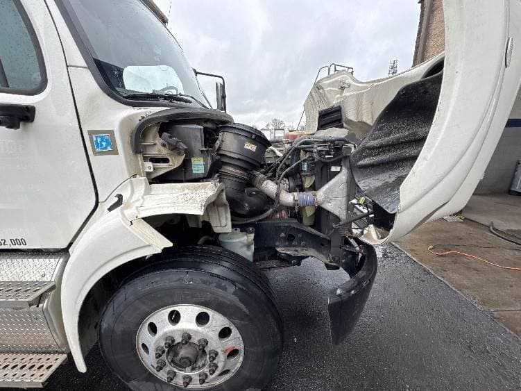 2021 Freightliner M2 image 7