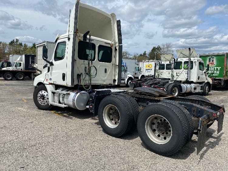 Used 2020 FREIGHTLINER Conventional - Day Cab, Tractor - CASCADIA 126 For Sale image 5