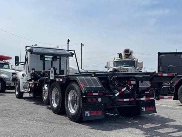 2025 Kenworth T880 image 8