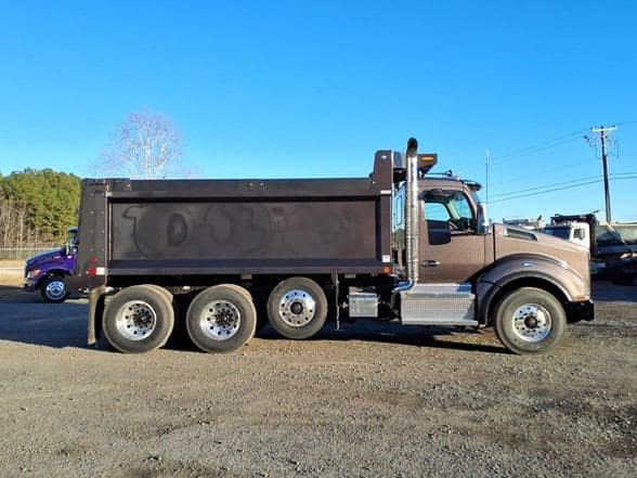 2026 Kenworth T880 image 2