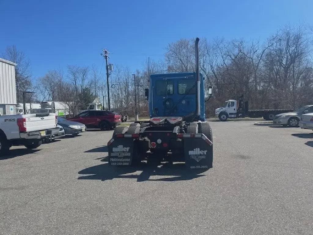 2019 Freightliner Cascadia 113 image 9