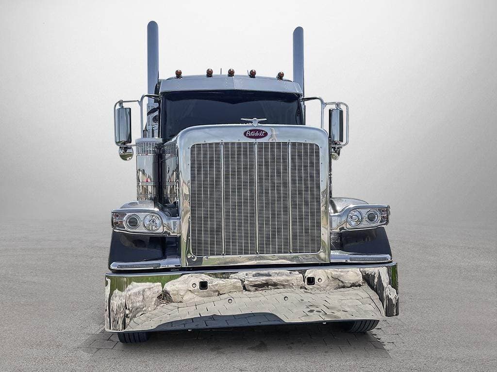 2025 Peterbilt 589 image 2