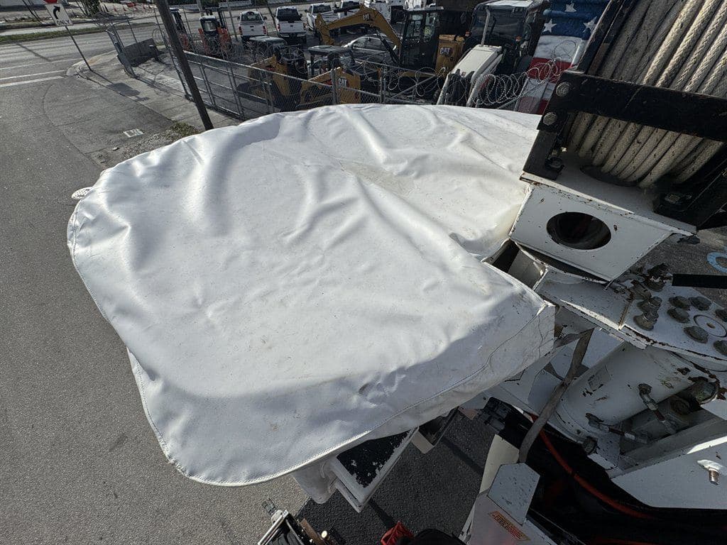 2015 Freightliner M2-112 image 32