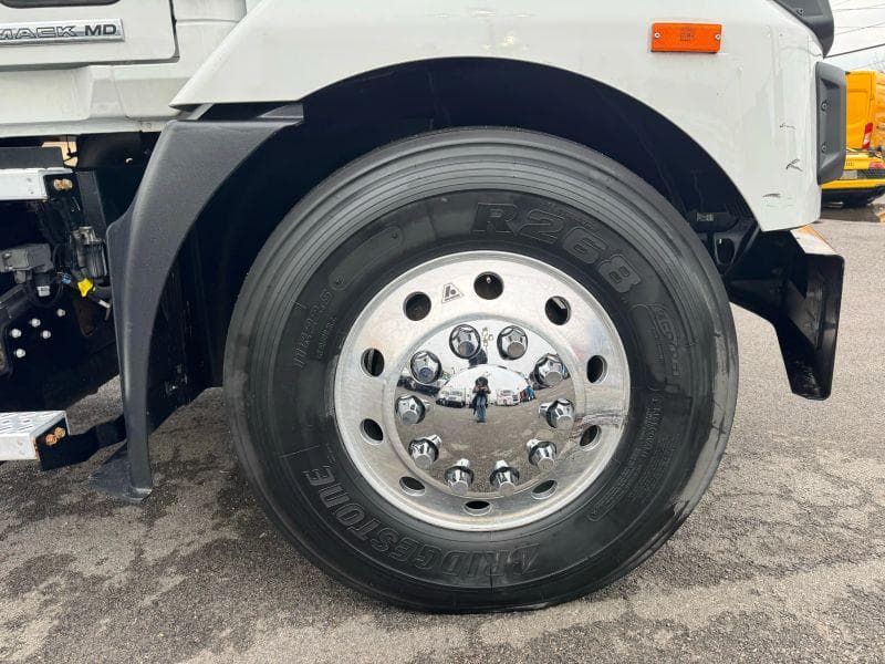 2021 Mack AN64T image 16