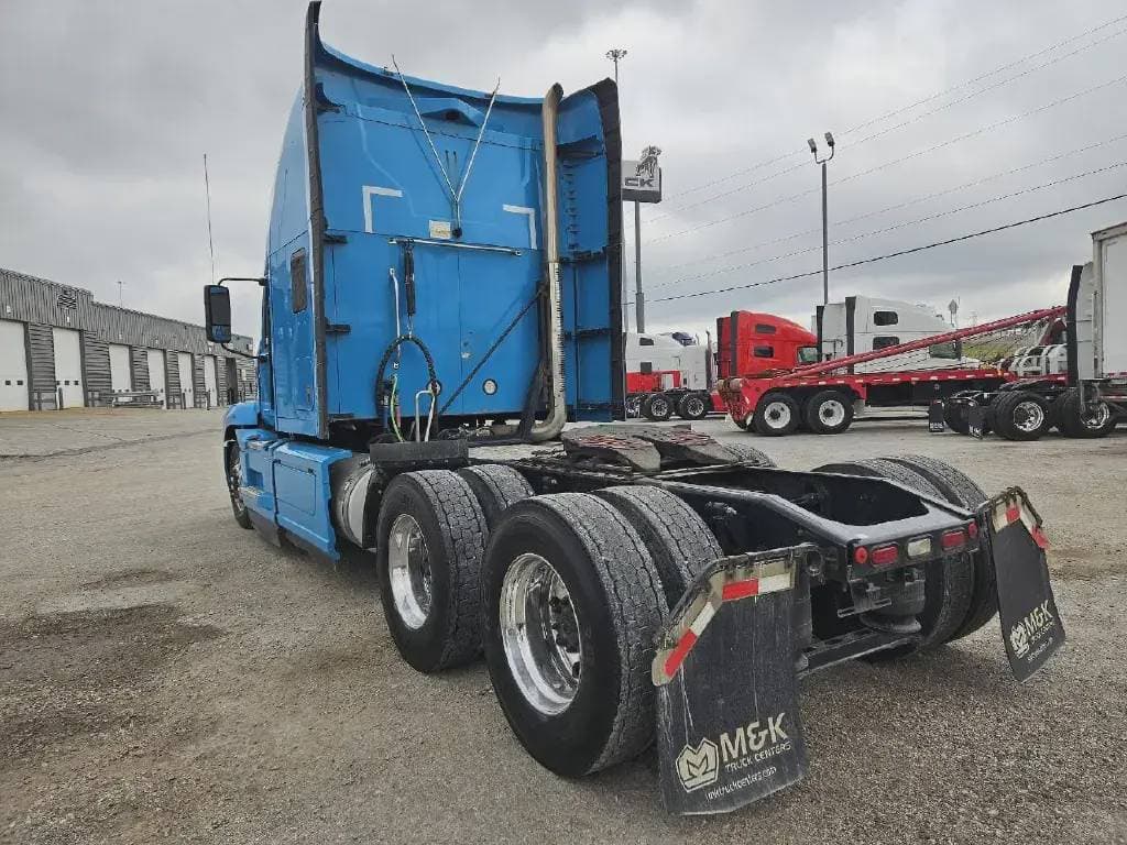 Used 2020 MACK Conventional - Sleeper Truck image 6