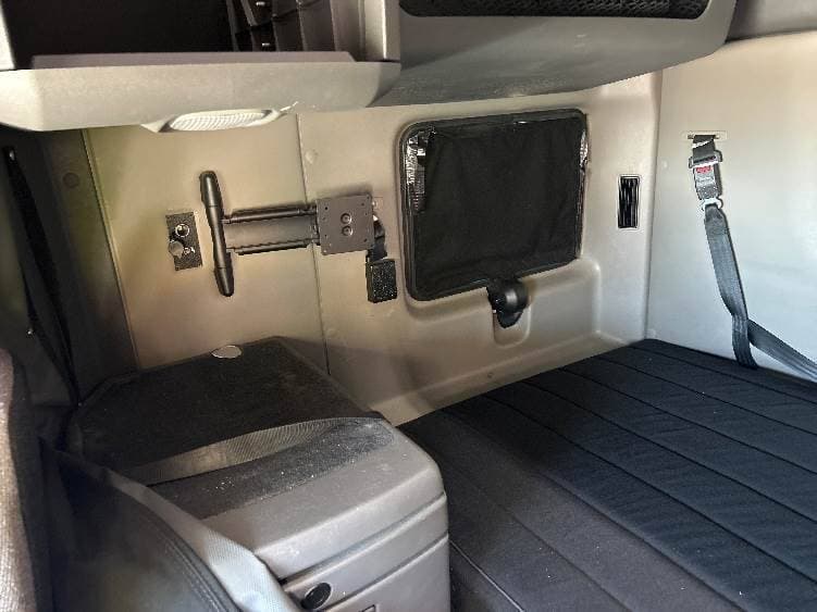 2023 International LT62F image 11