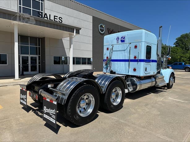 2021 Kenworth W9 Series image 5