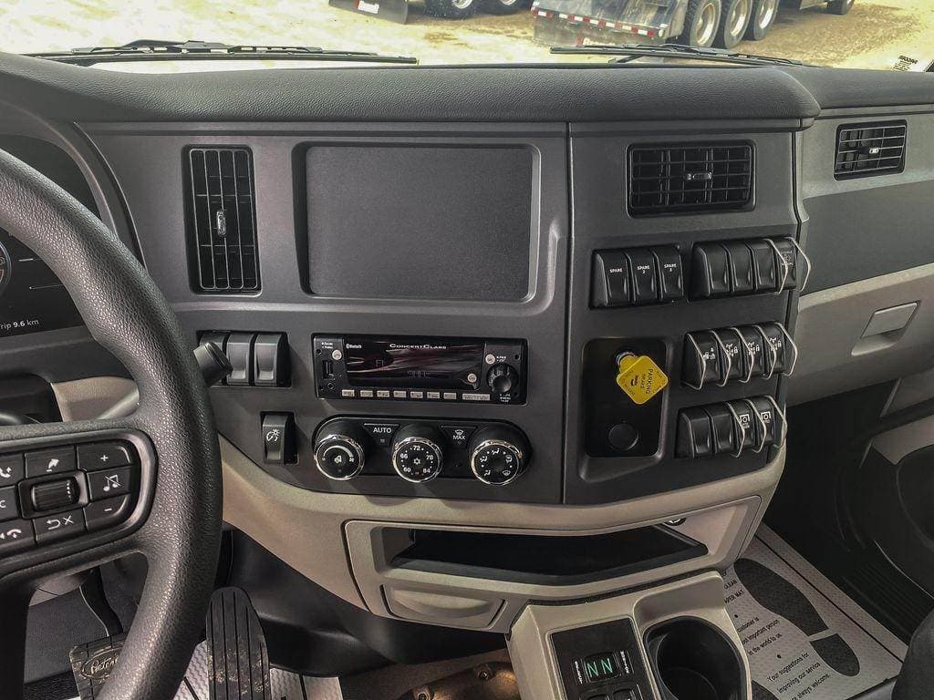 2024 Peterbilt 567 image 5