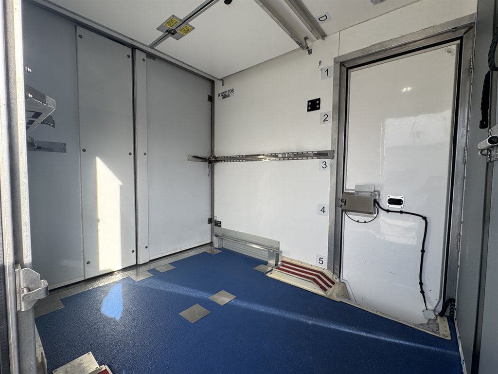 2023 Ford Transit T-350 image 19