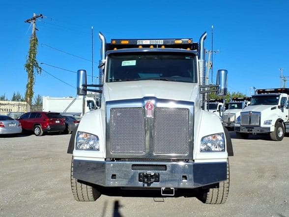 2026 Kenworth T880 image 2