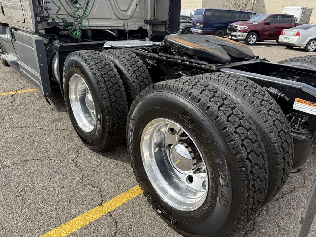 Used 2024 FREIGHTLINER PT126064ST image 10