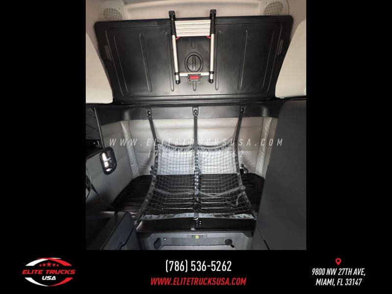 2022 Freightliner Cascadia image 26