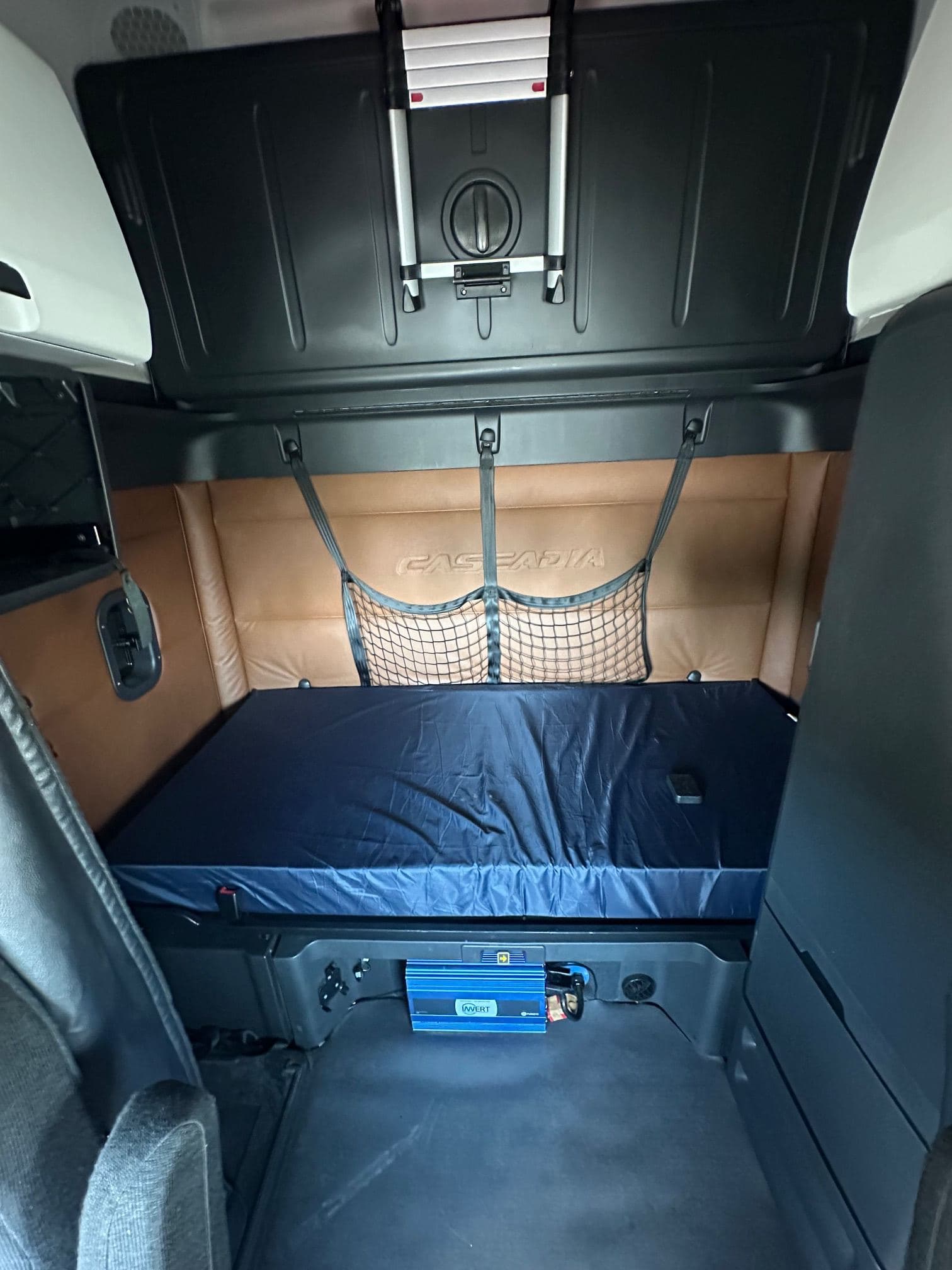 2020 Freightliner Cascadia image 12