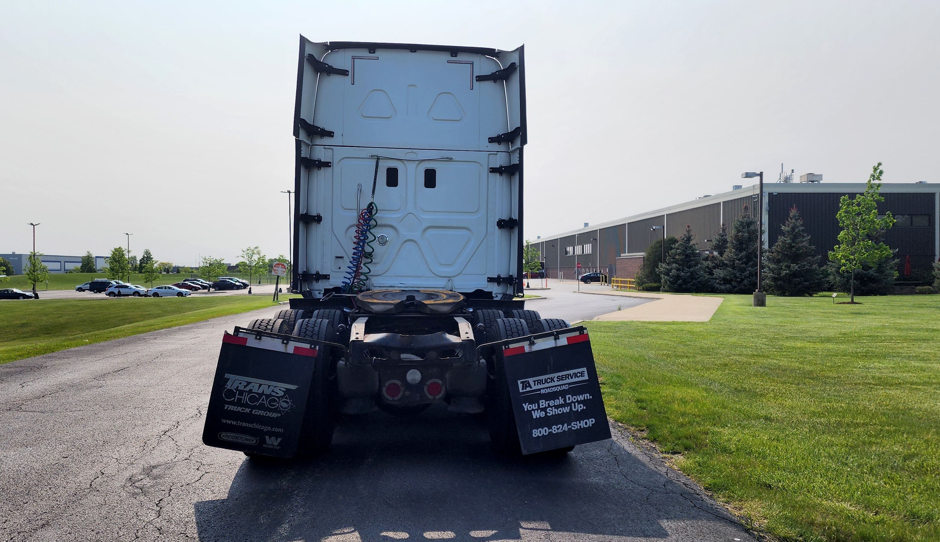 2016 Freightliner Cascadia 125 image 10