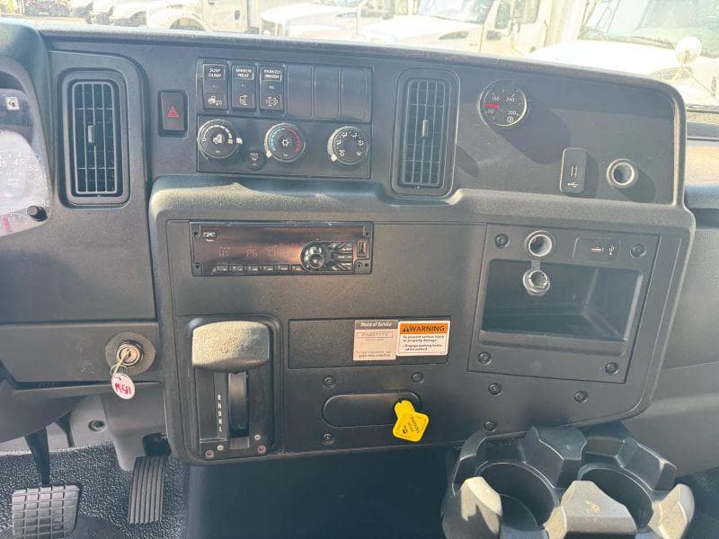 2020 International MV607 image 27