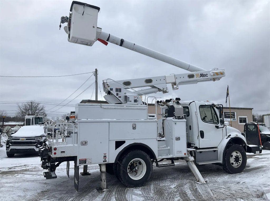 2016 Freightliner M2 106 image 4