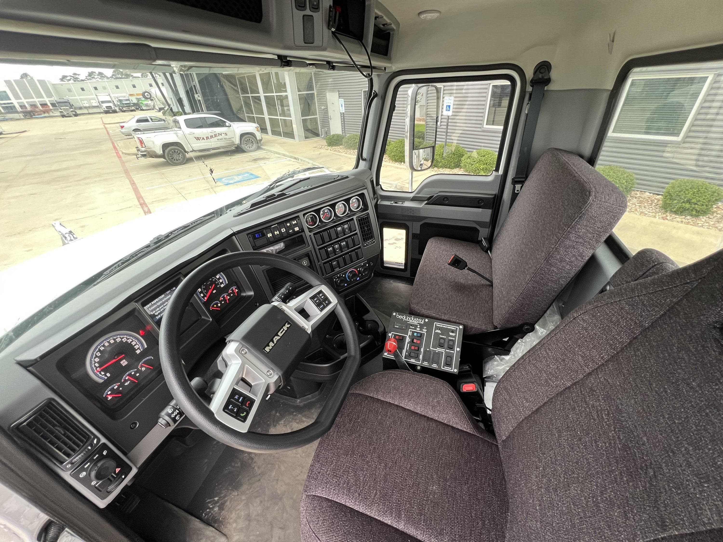 2026 Mack Granite image 6