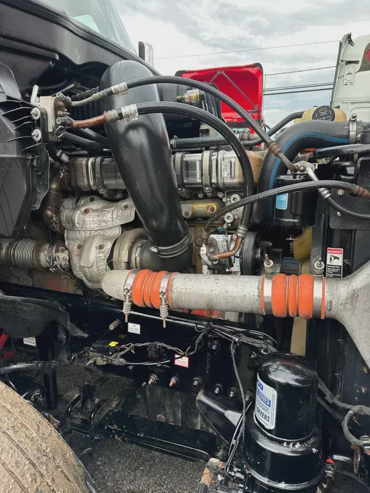 2020 Freightliner Cascadia image 13