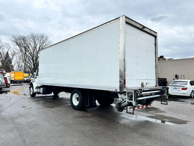 2019 Freightliner M2 106 image 5