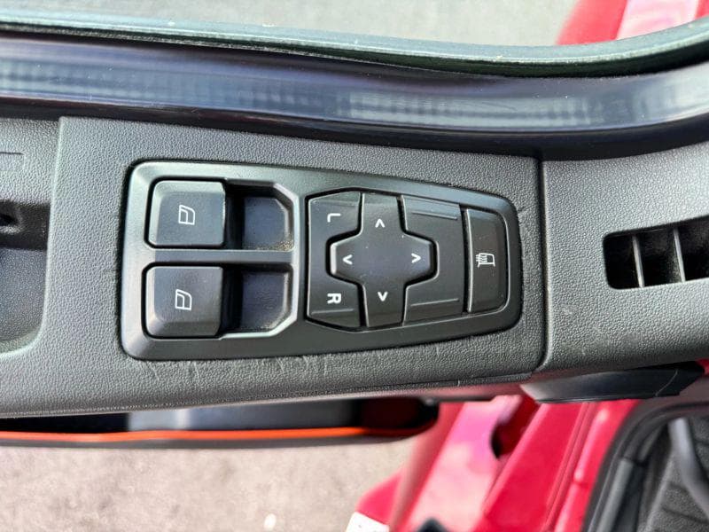 2021 Volvo VNL image 38