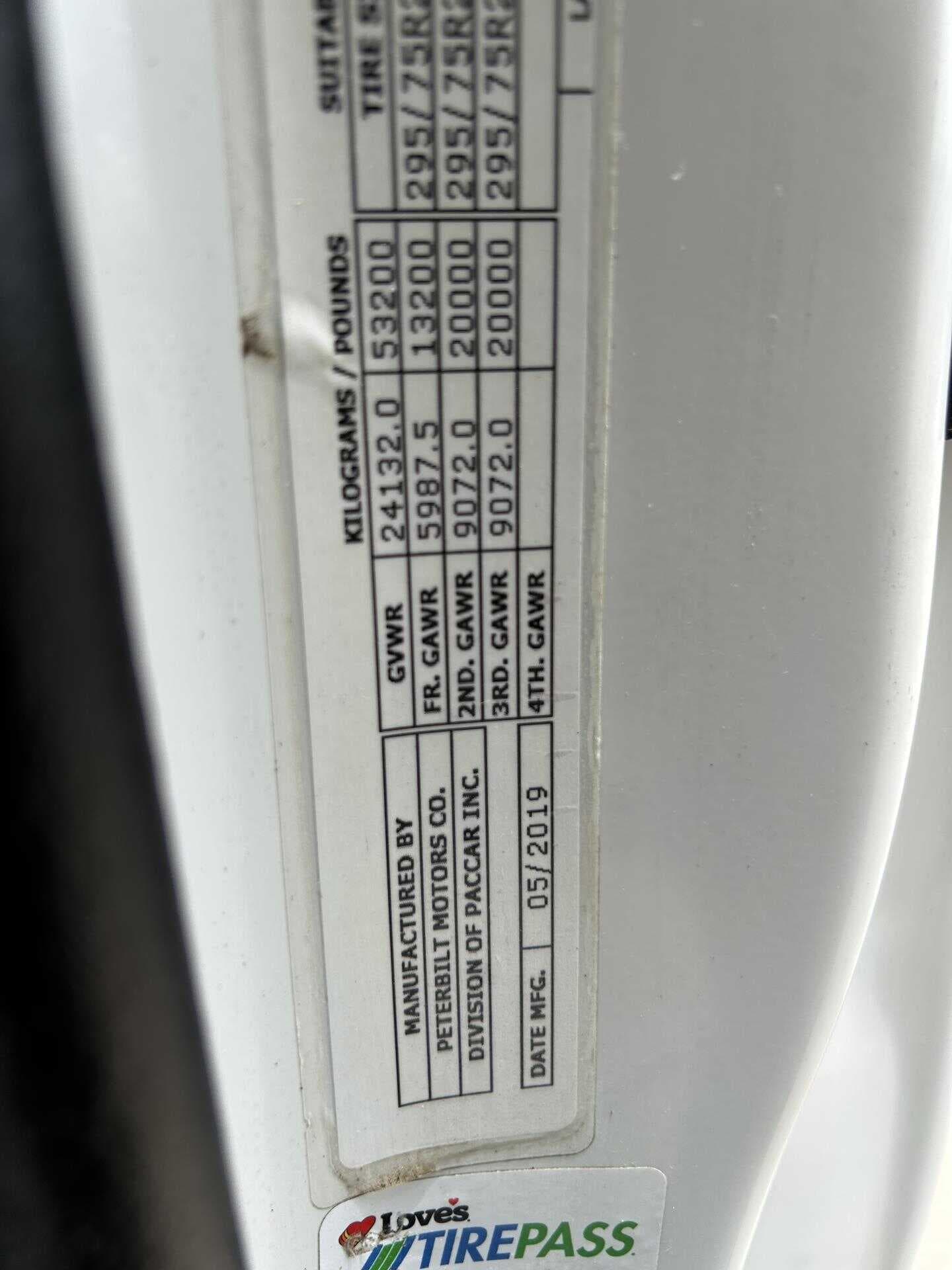 2020 Peterbilt 579 image 22