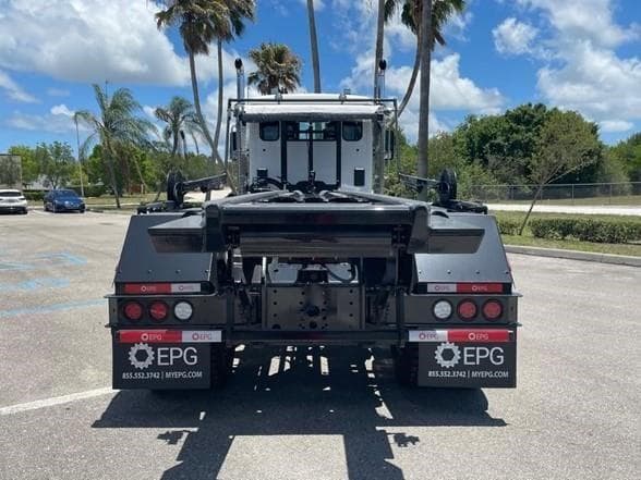 2025 Kenworth T880 image 7