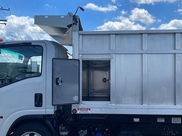 2024 Isuzu NRR image 6