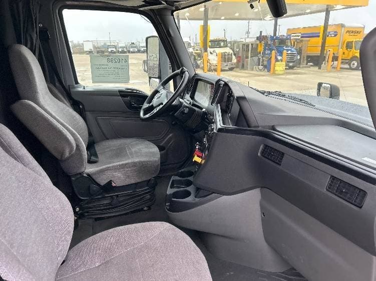 2022 International LT625 Sleeper Semi Truck - 73" Integral Sleeper, 450HP, 12 Speed Automatic image 6
