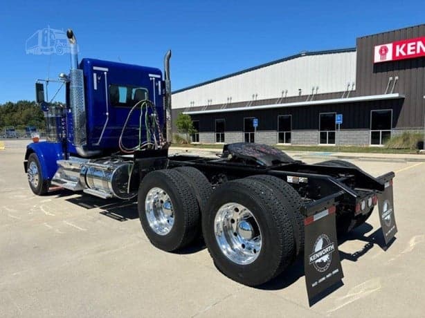 2021 Kenworth W9 Series image 3