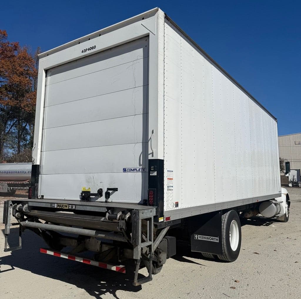 2022 Kenworth T270 image 4