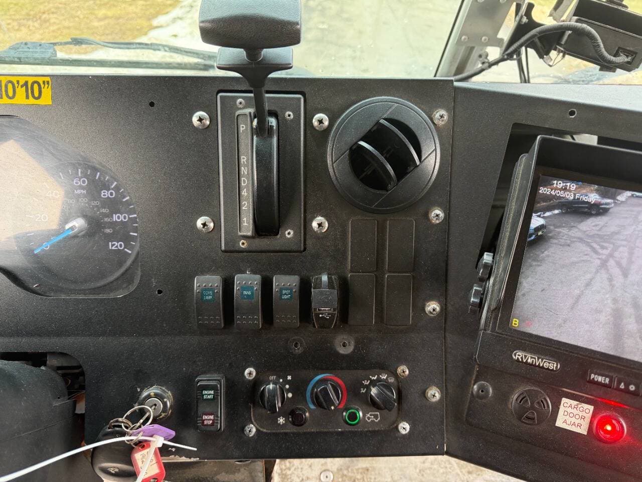 2020 Ford Stripped Chassis image 12