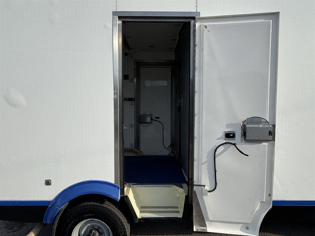2023 Ford E350 Cutaway image 20