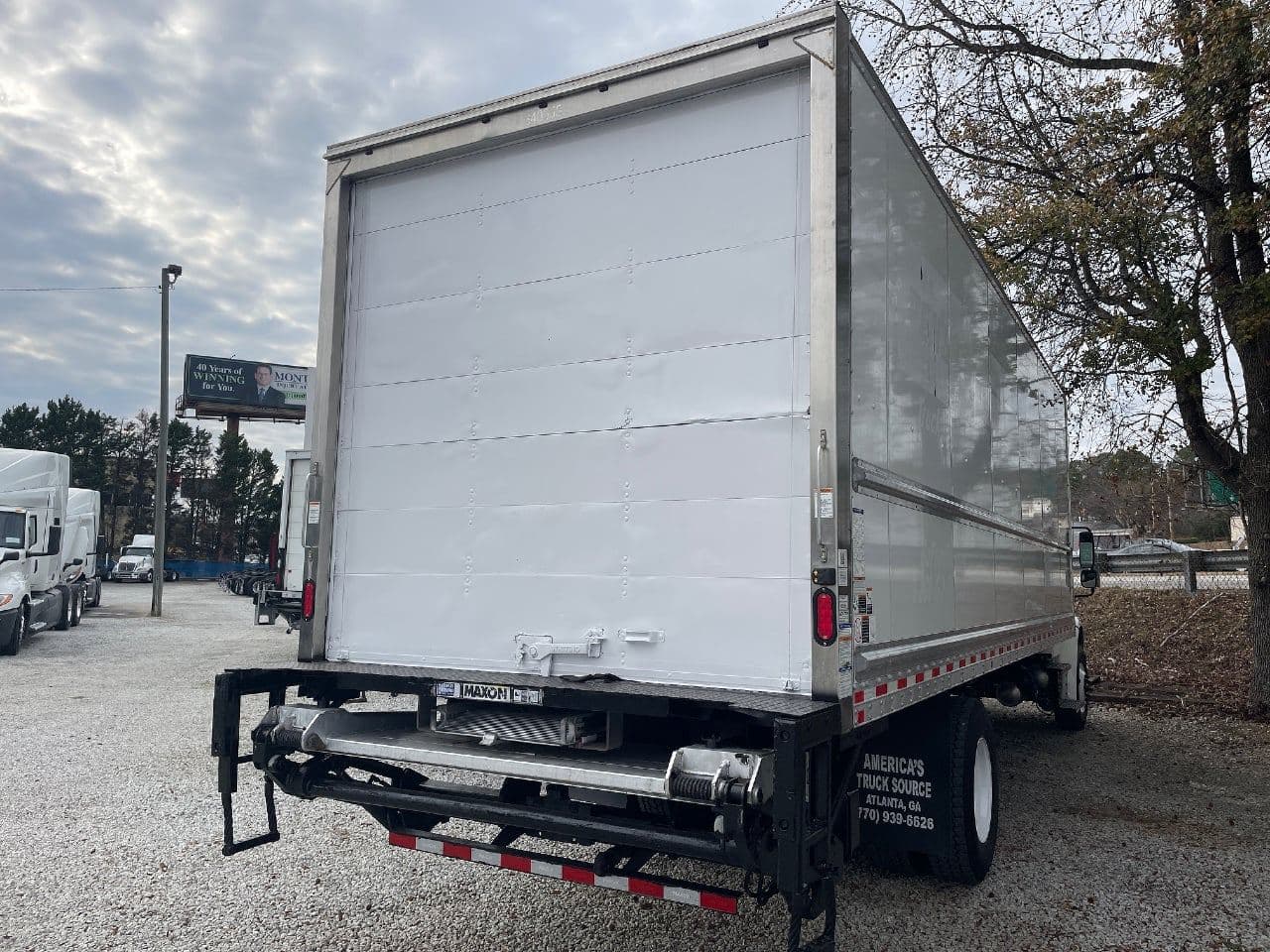 2020 Freightliner M2106 image 3