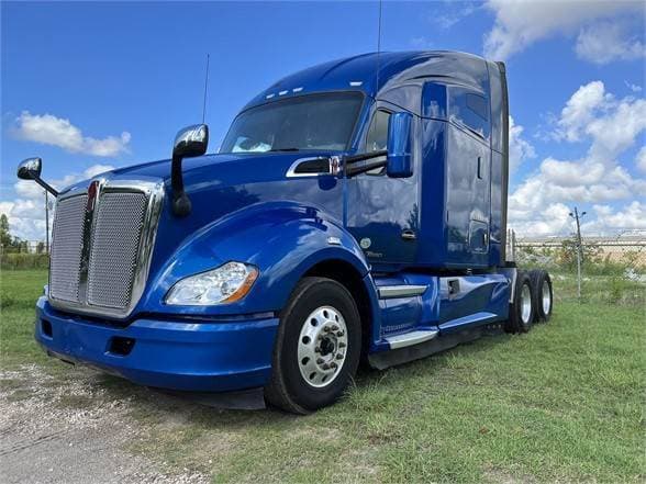 2018 Kenworth T680 image 1