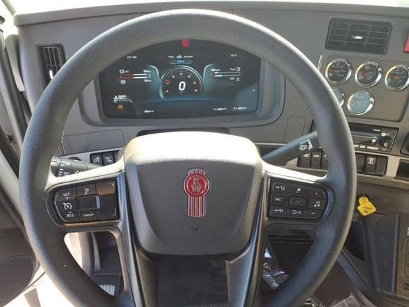 2026 Kenworth T880 image 15