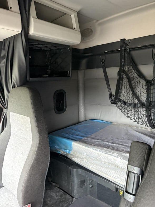 2021 FREIGHTLINER CASCADIA 116 TNF111241 Web image 5