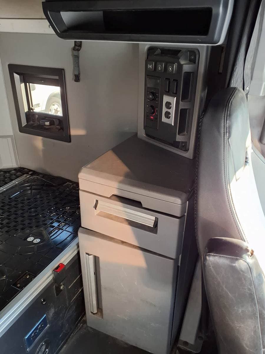 2020 Mack Anthem 64T Sleeper Semi Truck - 72" Condo Sleeper, 445HP, 12 Speed Automatic image 12
