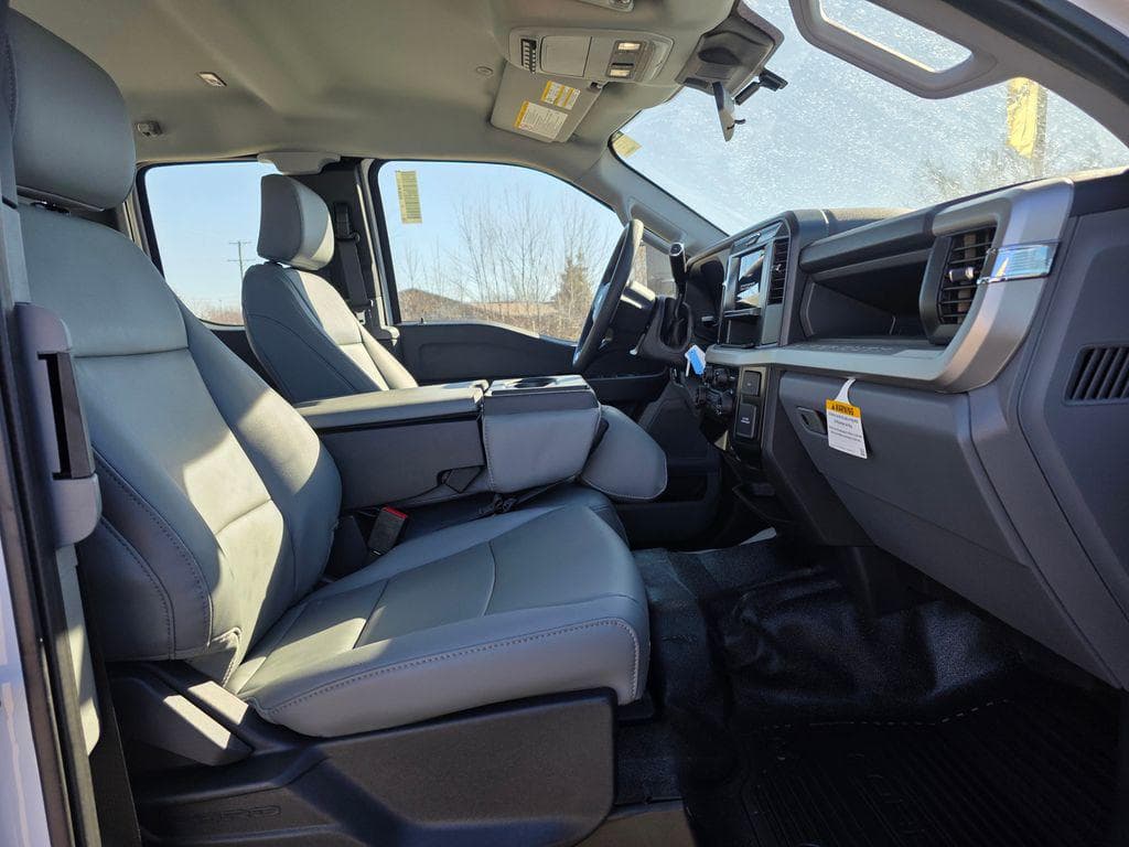 2026 Ford F-550SD XL Service Utility Body image 40