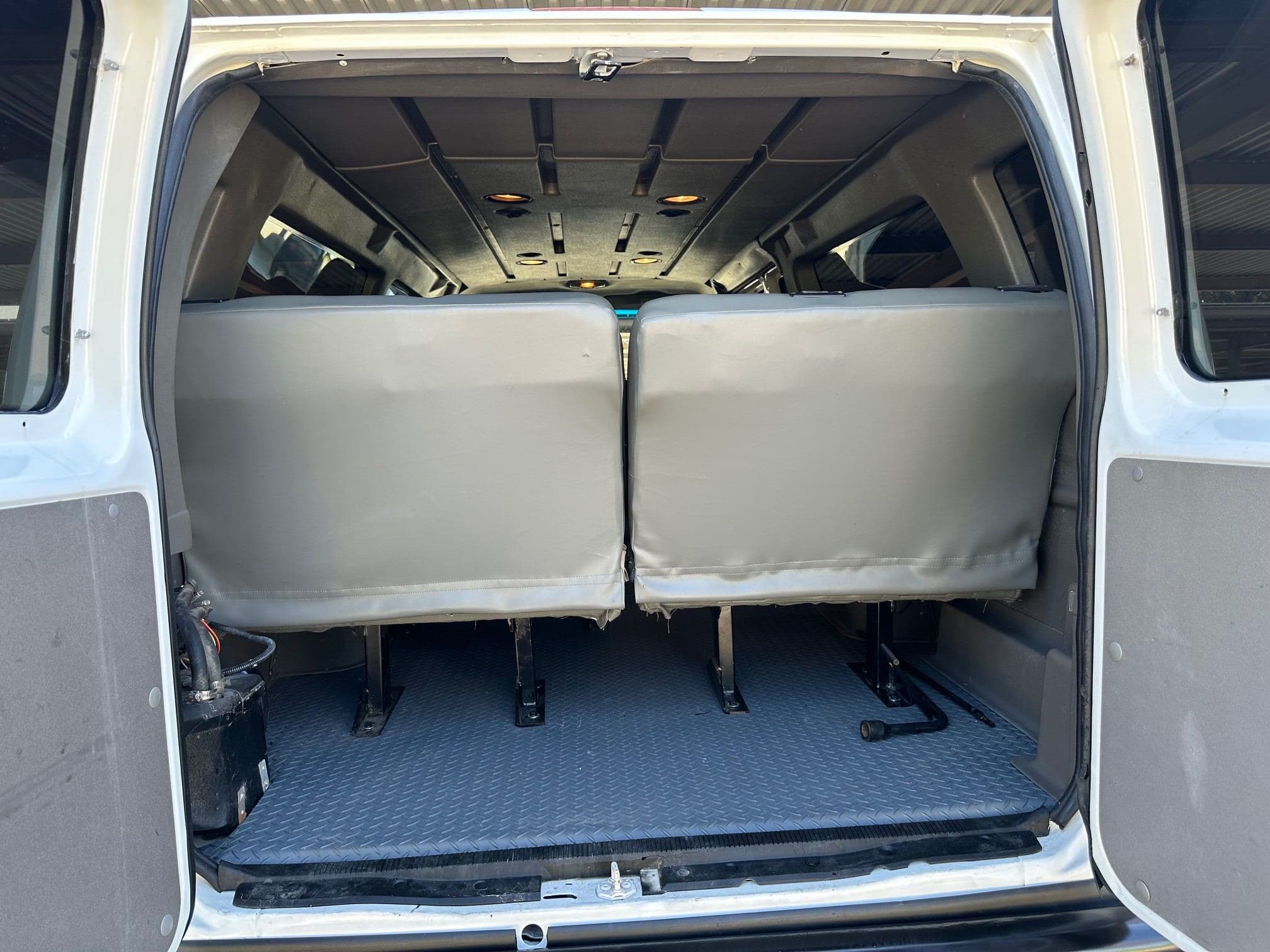 2013 FORD E350 SD 4x4 Passenger Van 13477 image 32