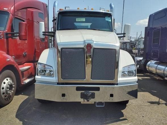 2026 Kenworth T880 image 3