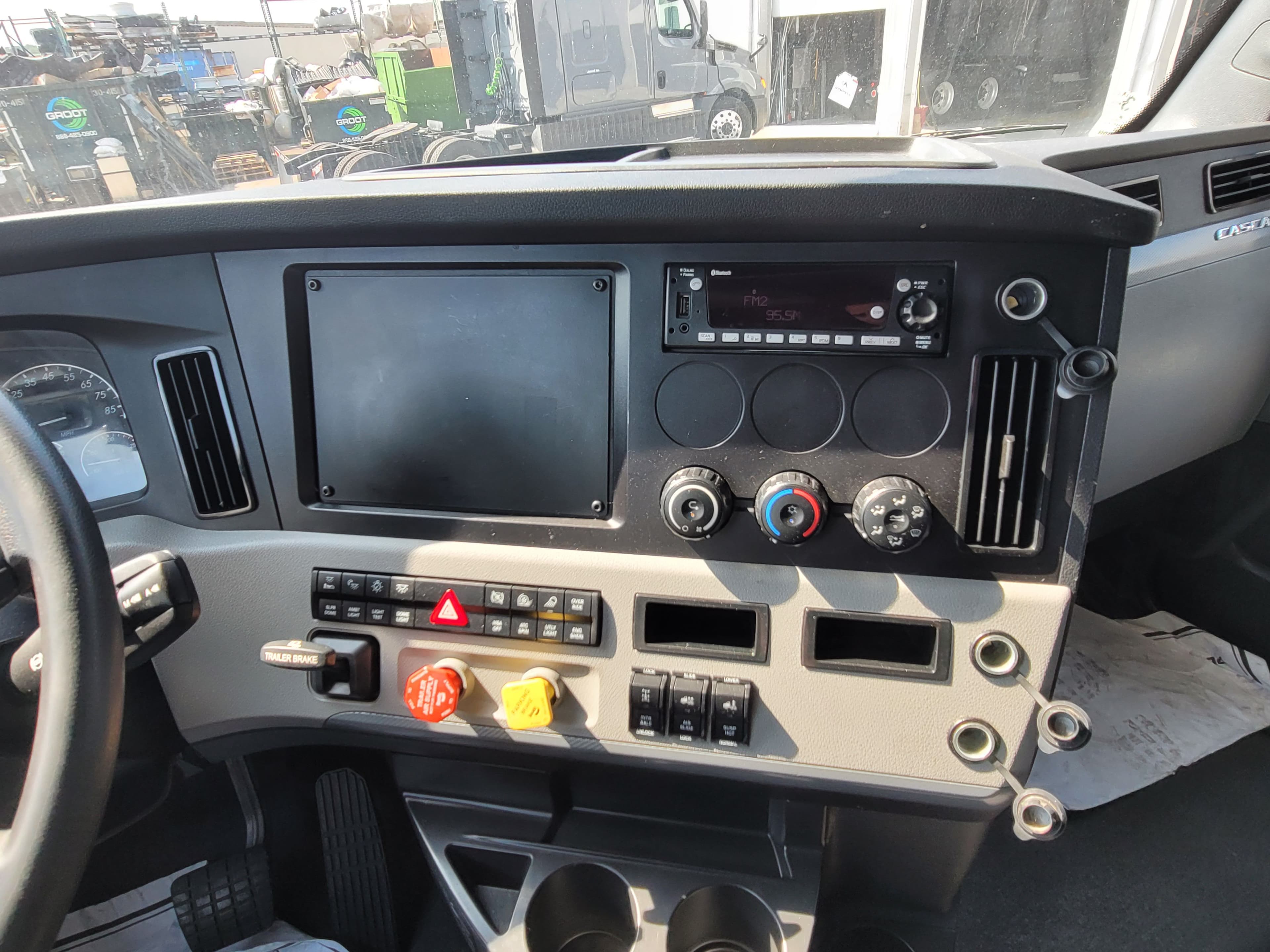 2022 Freightliner Cascadia 126 image 11