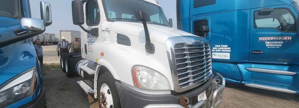 2016 Freightliner Cascadia image 4