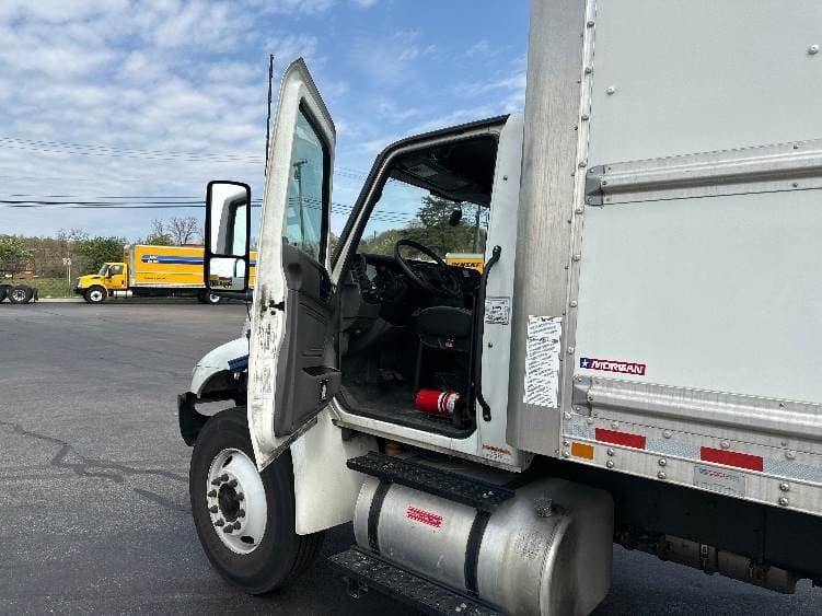 2022 International MV607 Box Truck - 220HP, 6 Speed Automatic, Roll up Door image 16