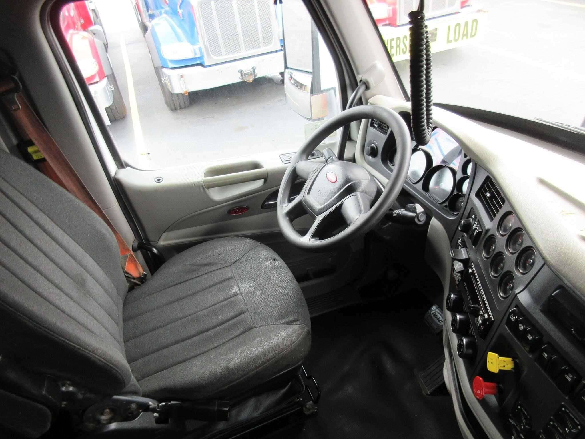 2019 Peterbilt 567 image 7