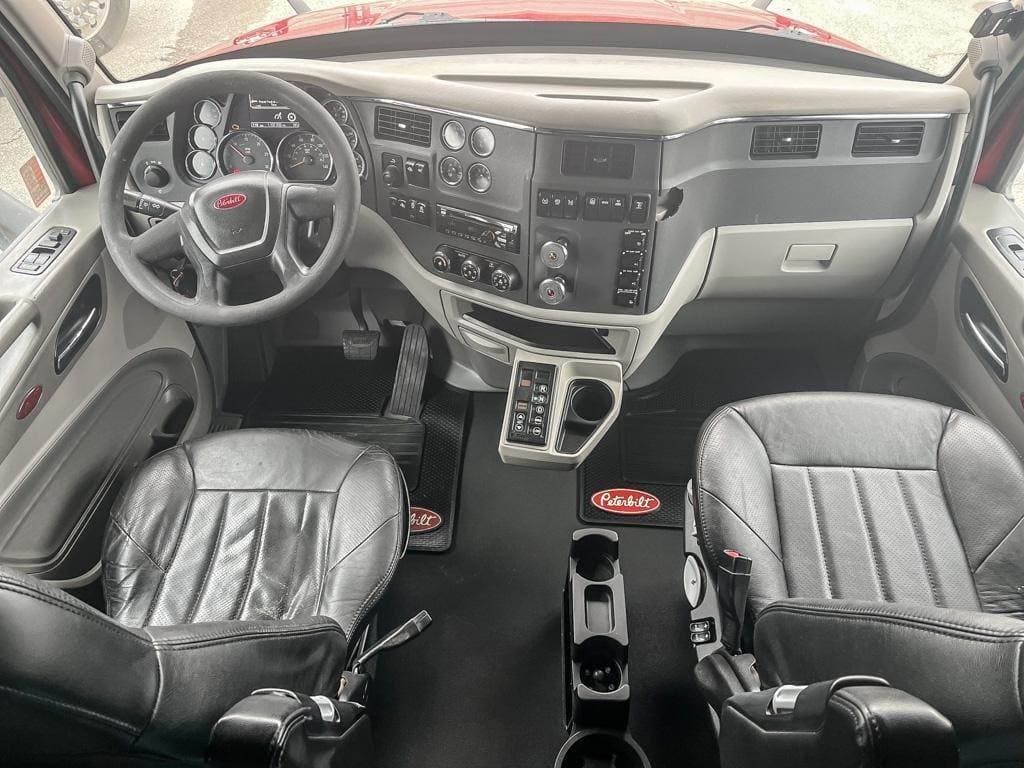 2018 Peterbilt 579 image 5