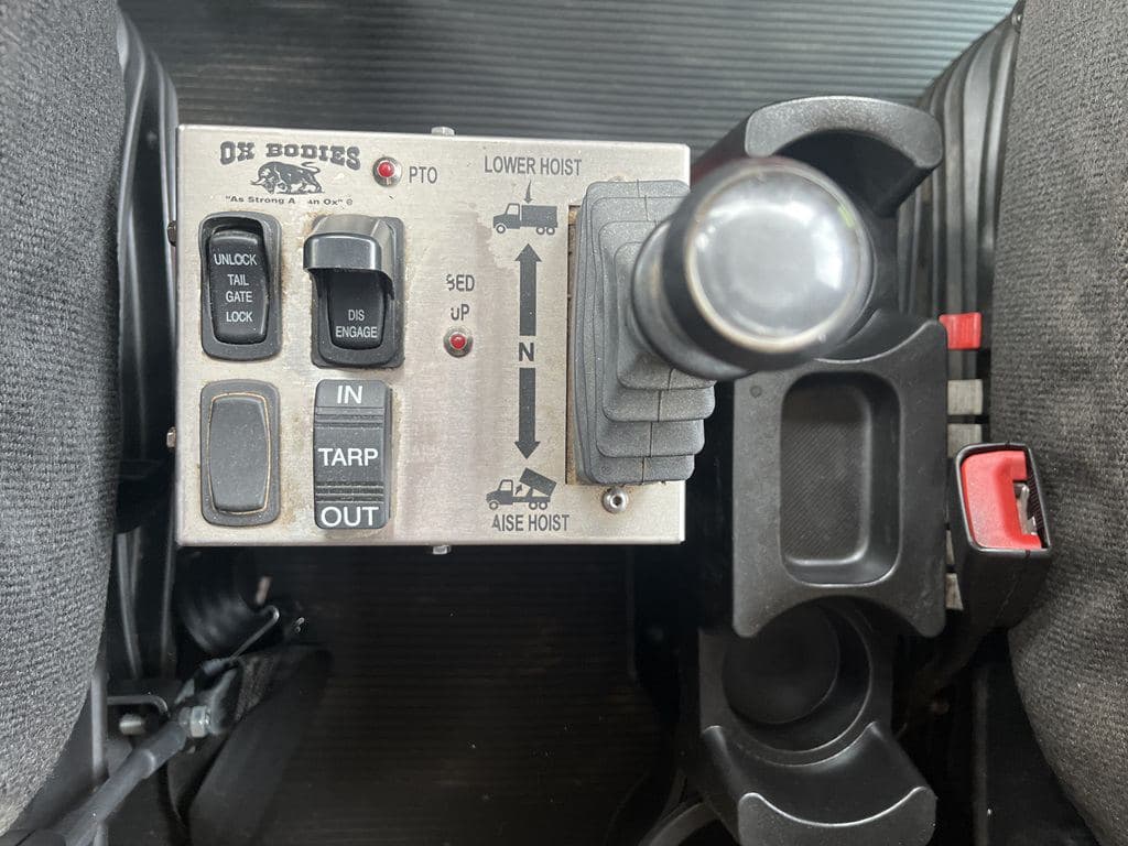 Used 2024 PETERBILT 389 image 13