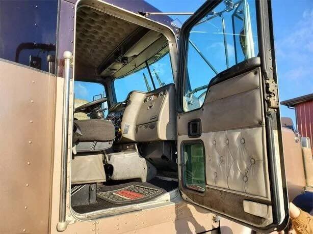 2005 KENWORTH W900 image 14
