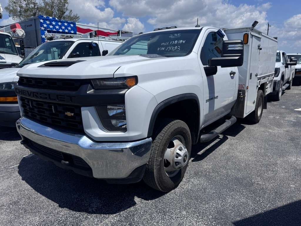 2021 Chevrolet Silverado 3500hd C/C image 2