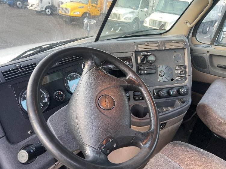 2018 Freightliner Cascadia image 8